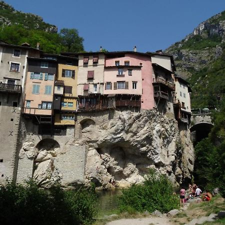 Logez Au Coeur Du Parc Du Vercors Saint-Laurent-en-Royans Exterior photo